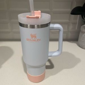 Stanley Cloud 40oz Quencher